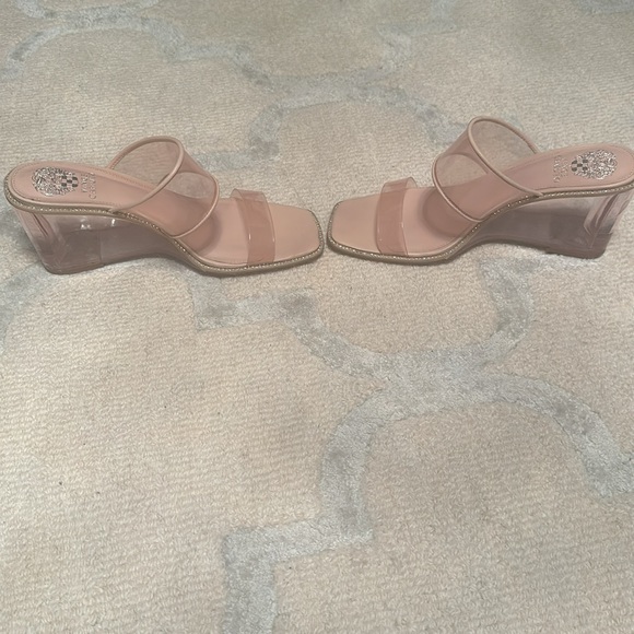 Vince Camuto clear strappy sandals size 8.5. Gently worn soles-LIKE NEW! - Picture 3 of 5